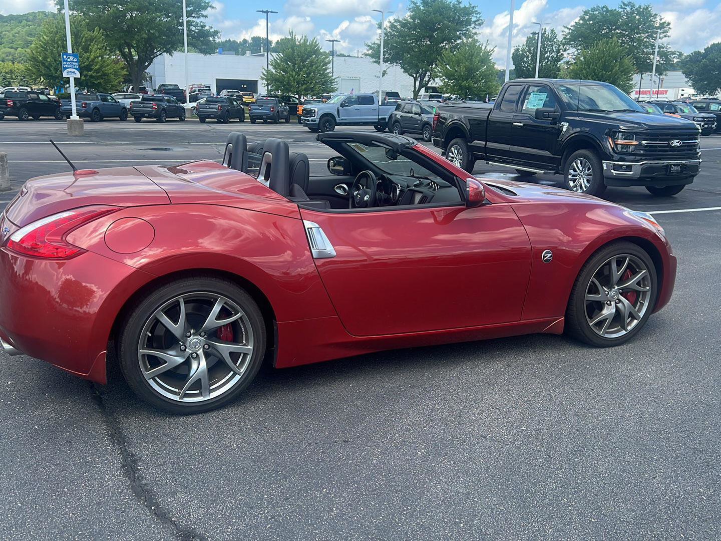 Used 2015 Nissan 370Z Touring Sport RWD image 5