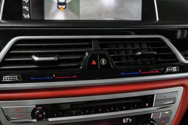 Used 2018 BMW M760i xDrive image 35