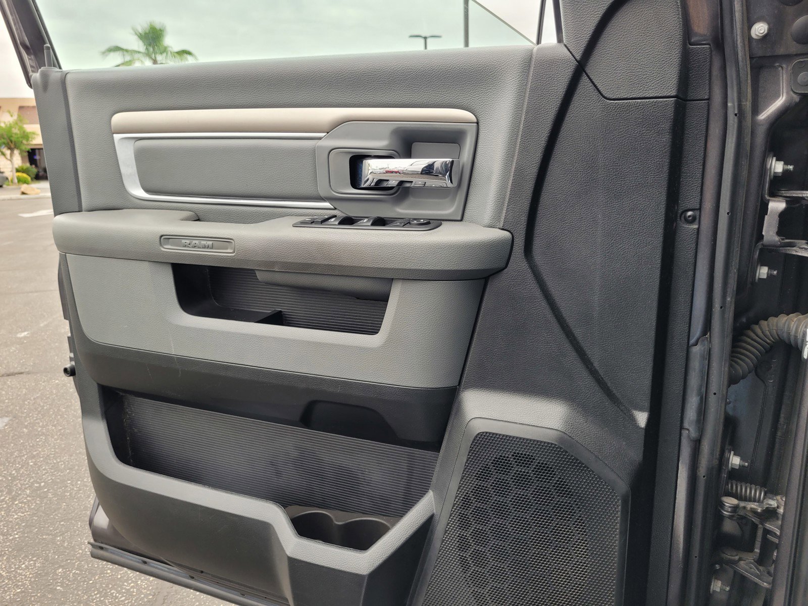 Used 2018 RAM 1500 Classic SLT AWD/4WD image 25