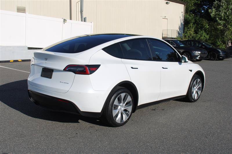 Used 2022 Tesla Model Y Long Range AWD/4WD image 7
