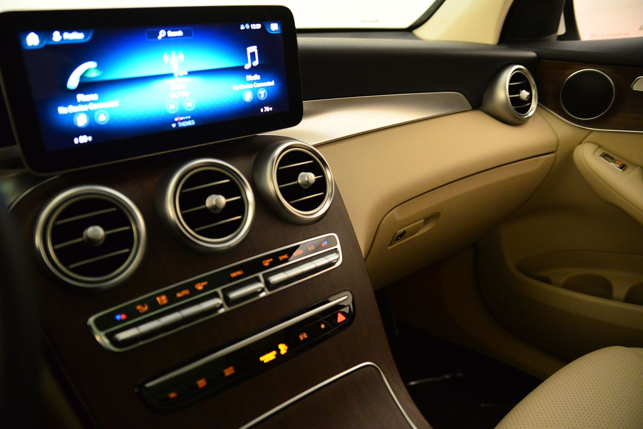 Used 2022 Mercedes-Benz GLC 300 4MATIC image 27