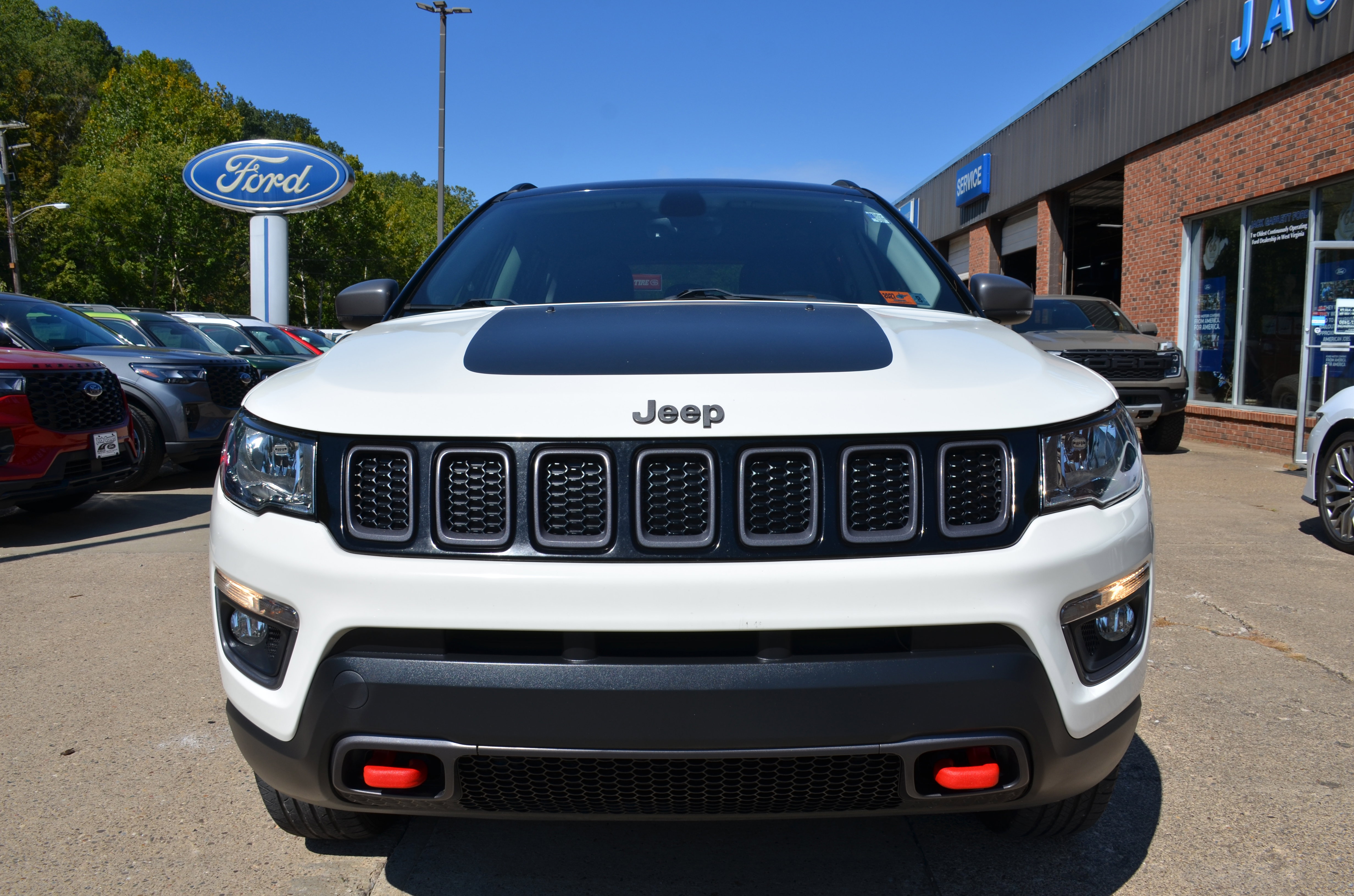 Used 2018 Jeep Compass Trailhawk w/ Navigation Group image 2