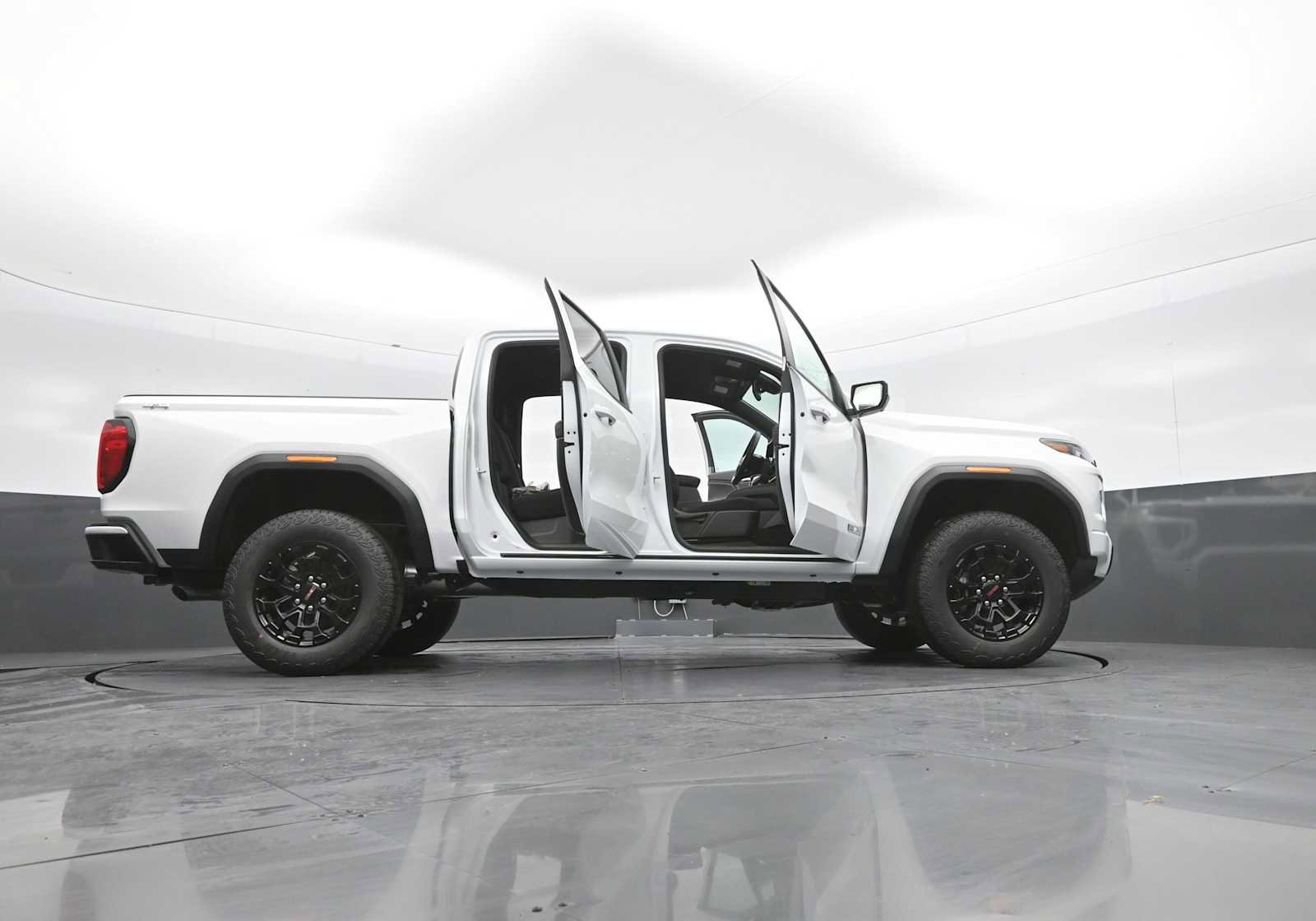 New 2026 GMC Canyon Elevation w/ Convenience Package image 47