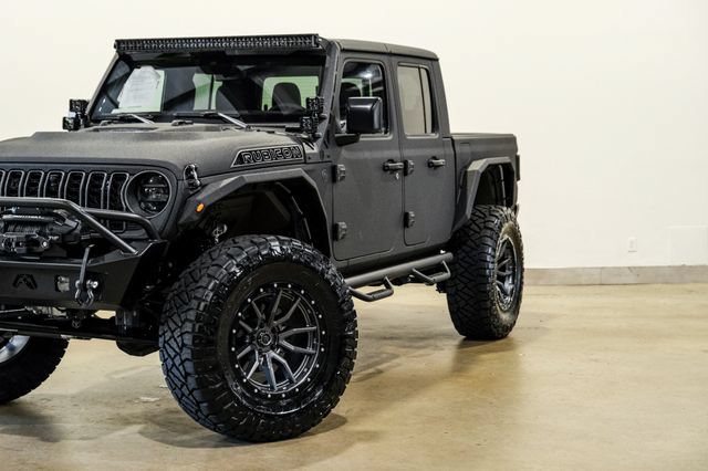 Used 2025 Jeep Gladiator Rubicon w/ Safety Group AWD/4WD image 27