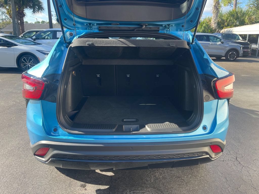 Used 2026 Chevrolet Trax RS w/ Sunroof Package FWD image 5