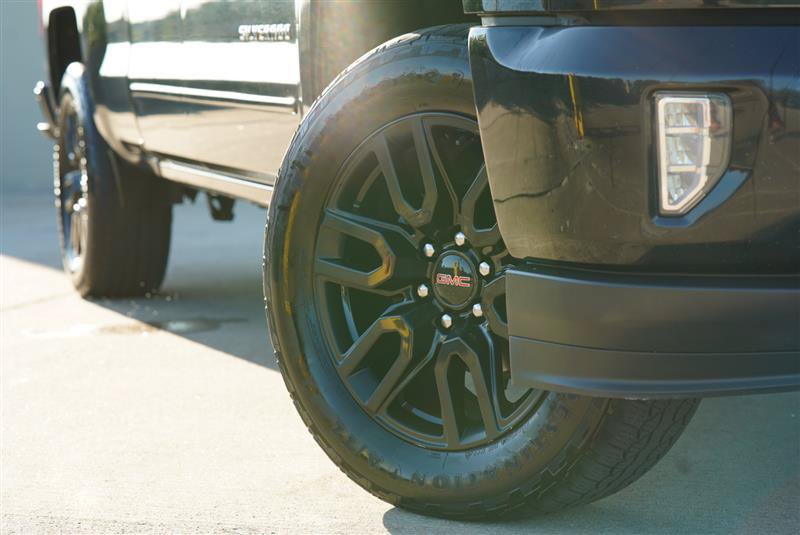 Used 2018 Chevrolet Silverado 1500 LT w/ All Star Edition AWD/4WD image 15