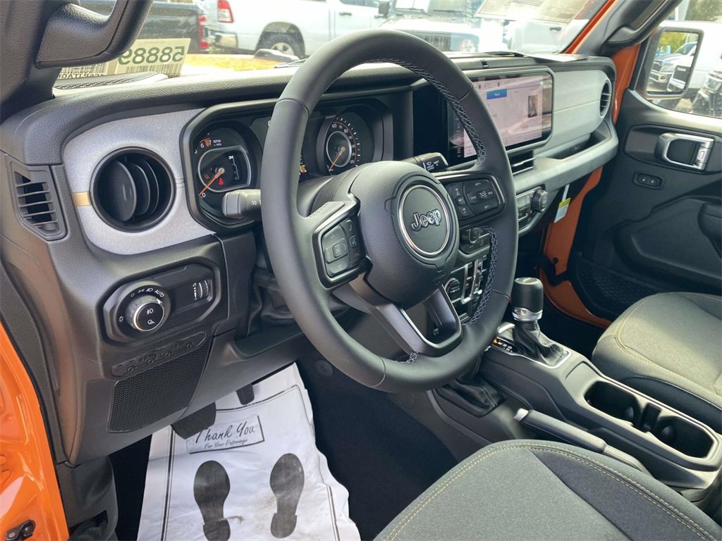 New 2025 Jeep Gladiator Sport image 17