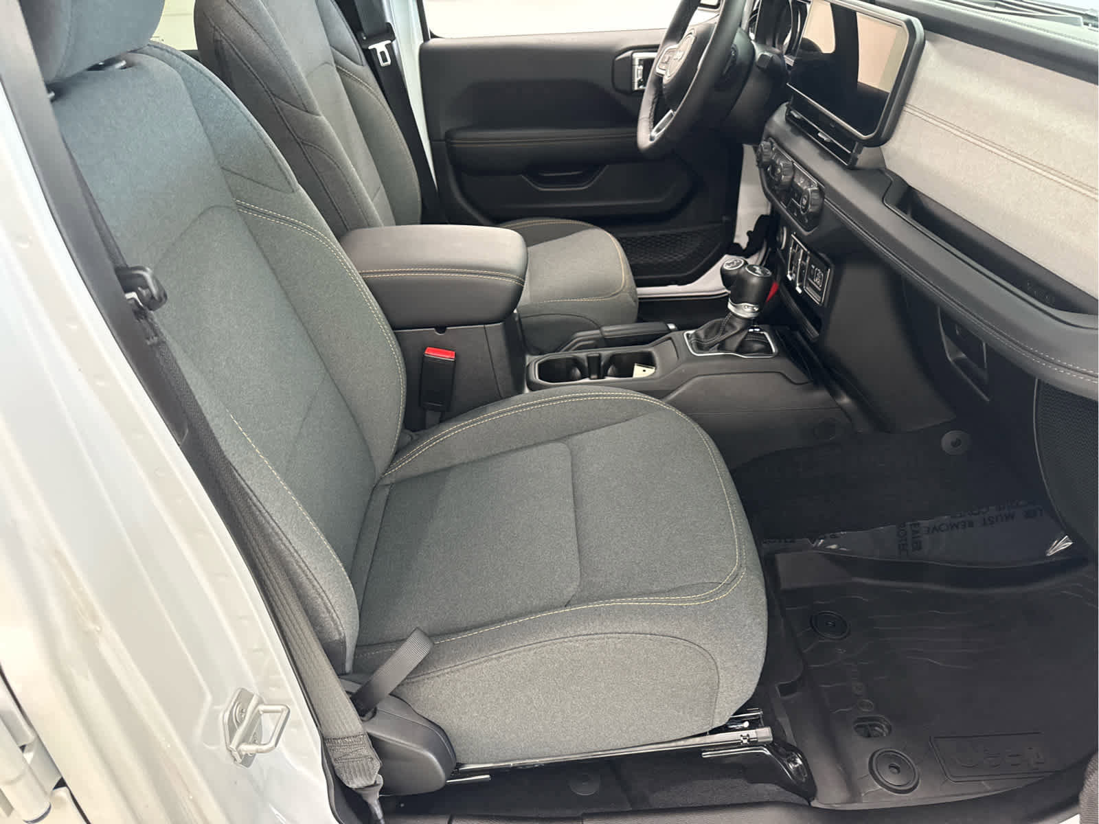 Used 2025 Jeep Wrangler Sahara image 21