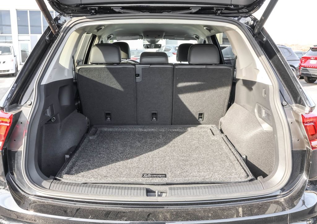 Used 2024 Volkswagen Tiguan SE image 30