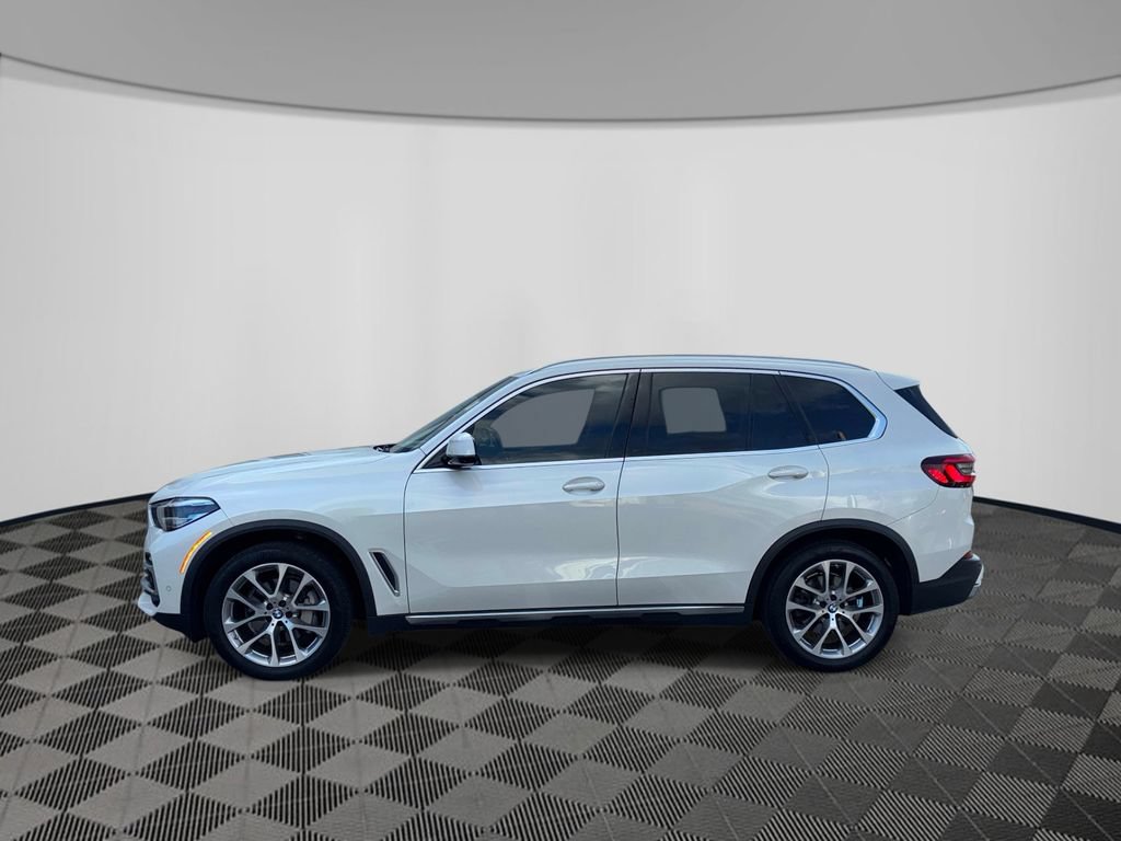 Used 2021 BMW X5 xDrive40i w/ Parking Assistance Package AWD/4WD image 4