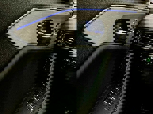 Certified 2025 Acura TLX w/ Technology Package image 22