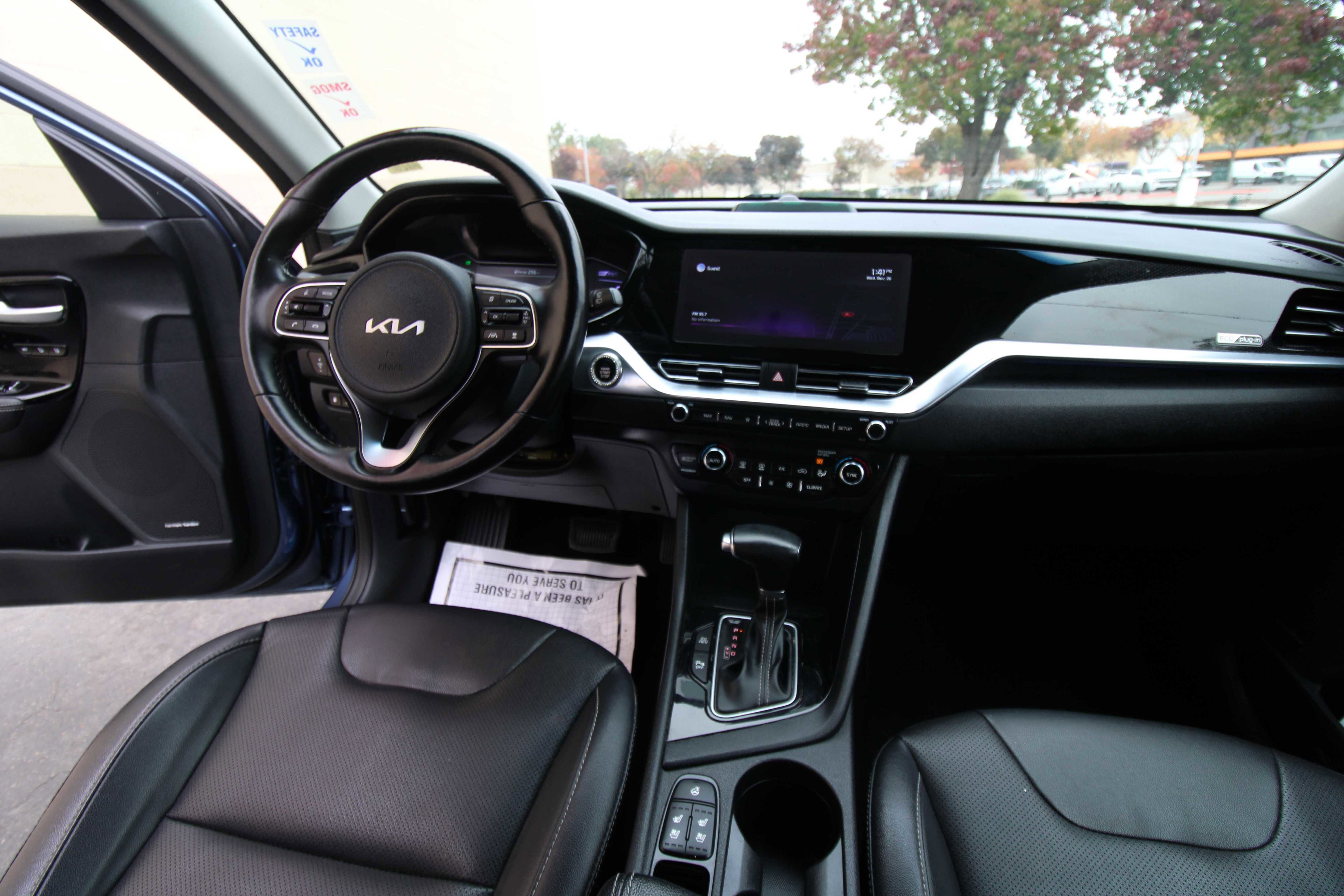 Used 2022 Kia Niro EX Premium image 19