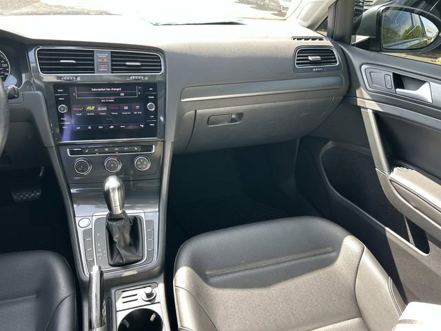 Used 2018 Volkswagen Golf SE FWD image 15