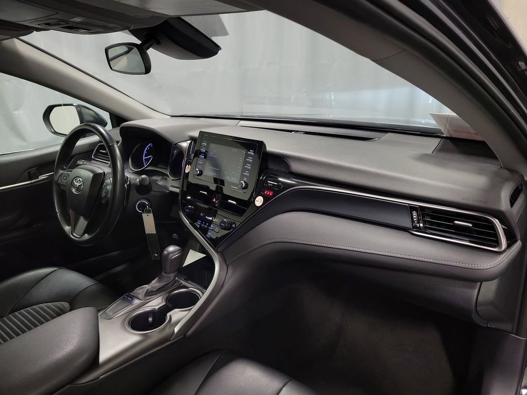 Used 2024 Toyota Camry SE image 25