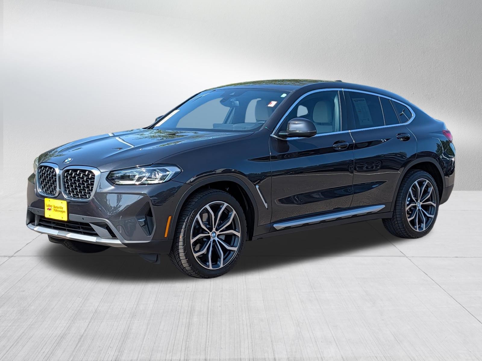 Used 2022 BMW X4 xDrive30i w/ Premium Package 2 AWD/4WD image 3