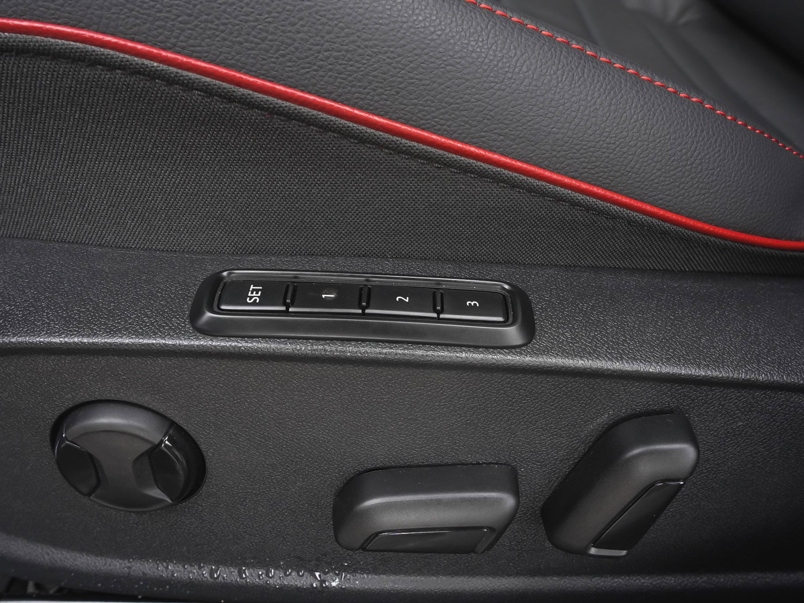Used 2025 Volkswagen GTI SE w/ SE Leather Seating Package FWD image 36