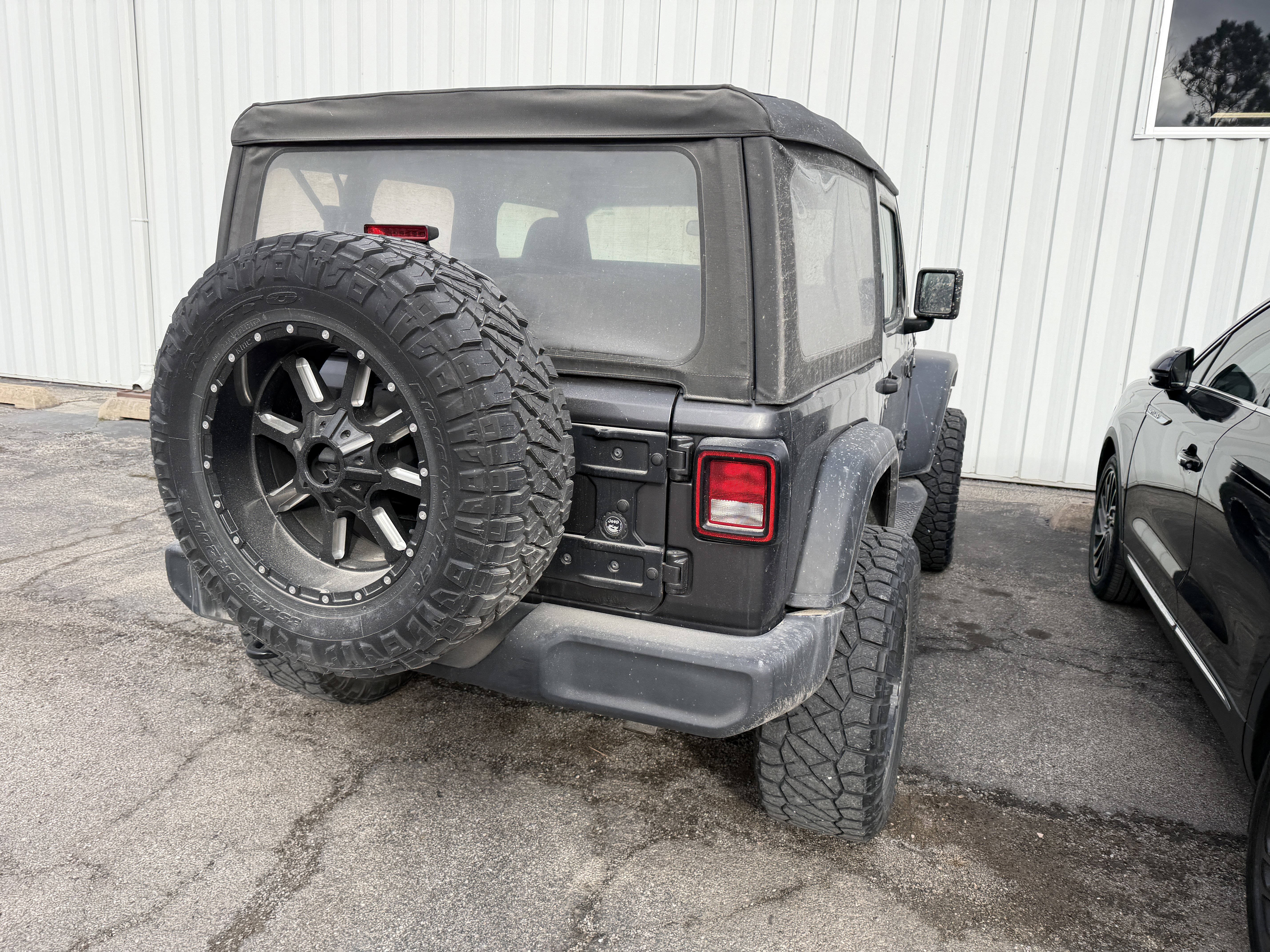 Used 2019 Jeep Wrangler Sport image 8