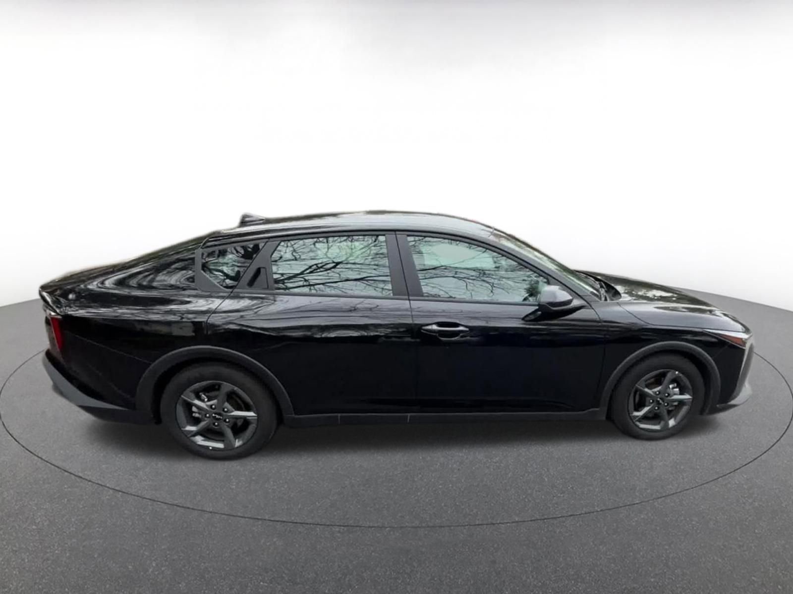 Used 2025 Kia K4 LXS image 16