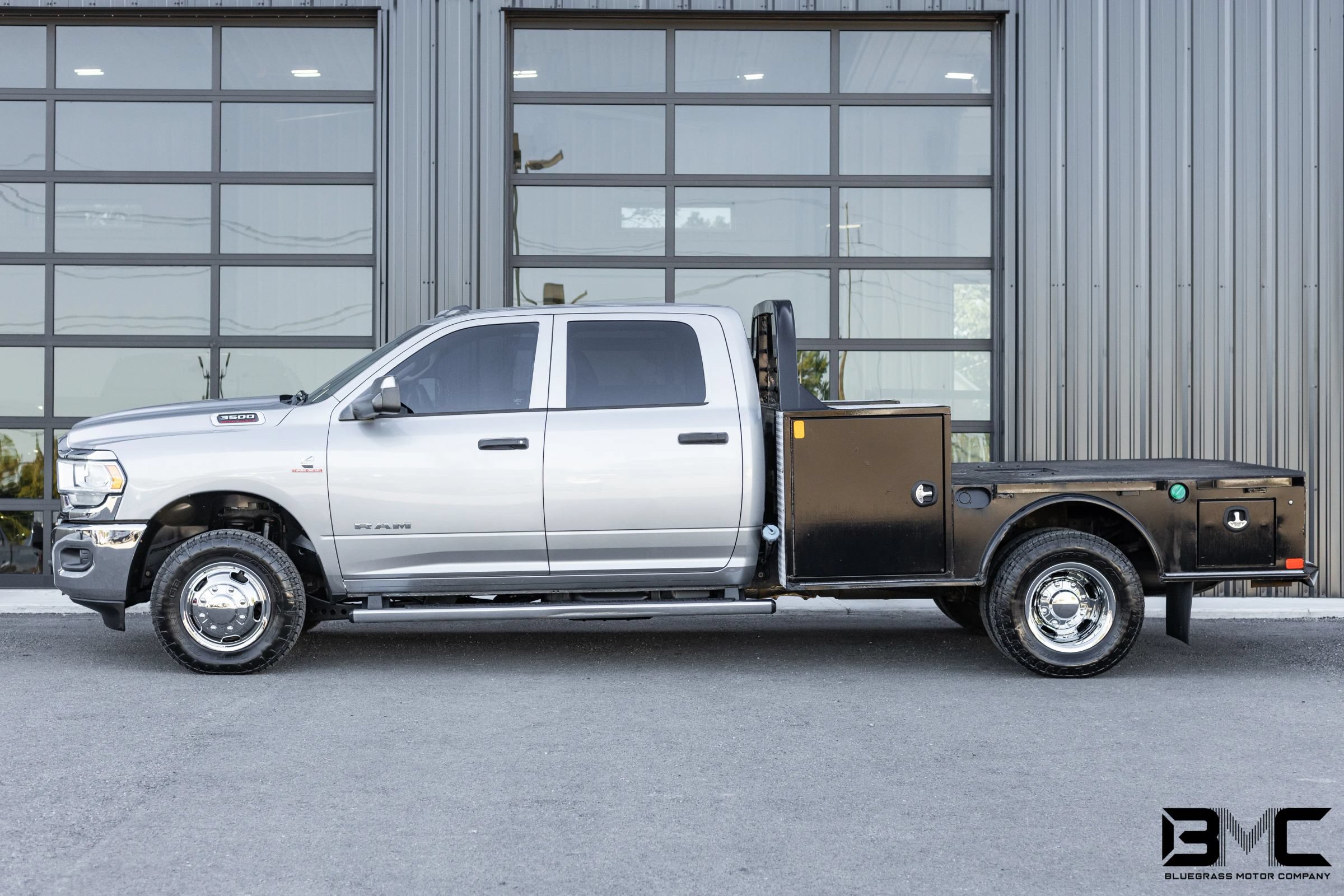 Used 2020 RAM 3500 Tradesman w/ Chrome Appearance Group AWD/4WD image 4