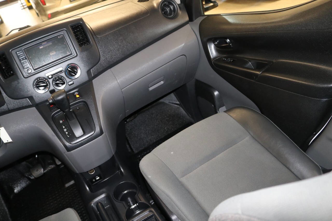 Used 2020 Nissan NV200 S w/ Back Door Glass Package image 16