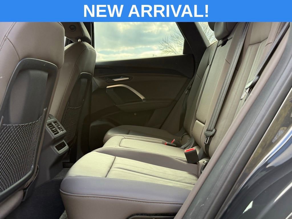 Used 2025 Audi Q5 Premium w/ Convenience Package image 22