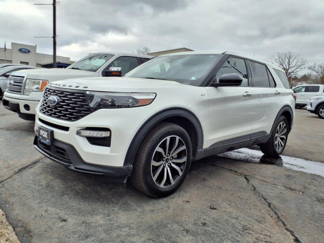 Certified 2022 Ford Explorer ST-Line w/ Class IV Trailer Tow Package image 1