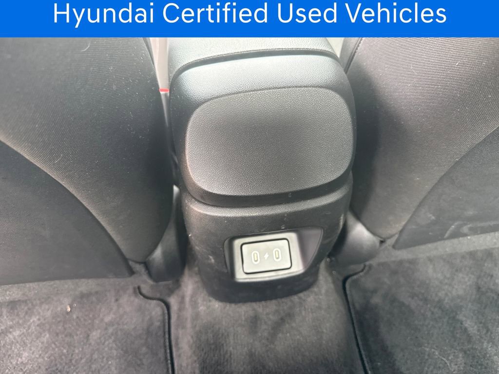 Used 2025 Hyundai Elantra SE image 16
