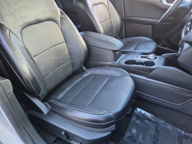 Used 2020 Ford Escape Titanium AWD/4WD image 21