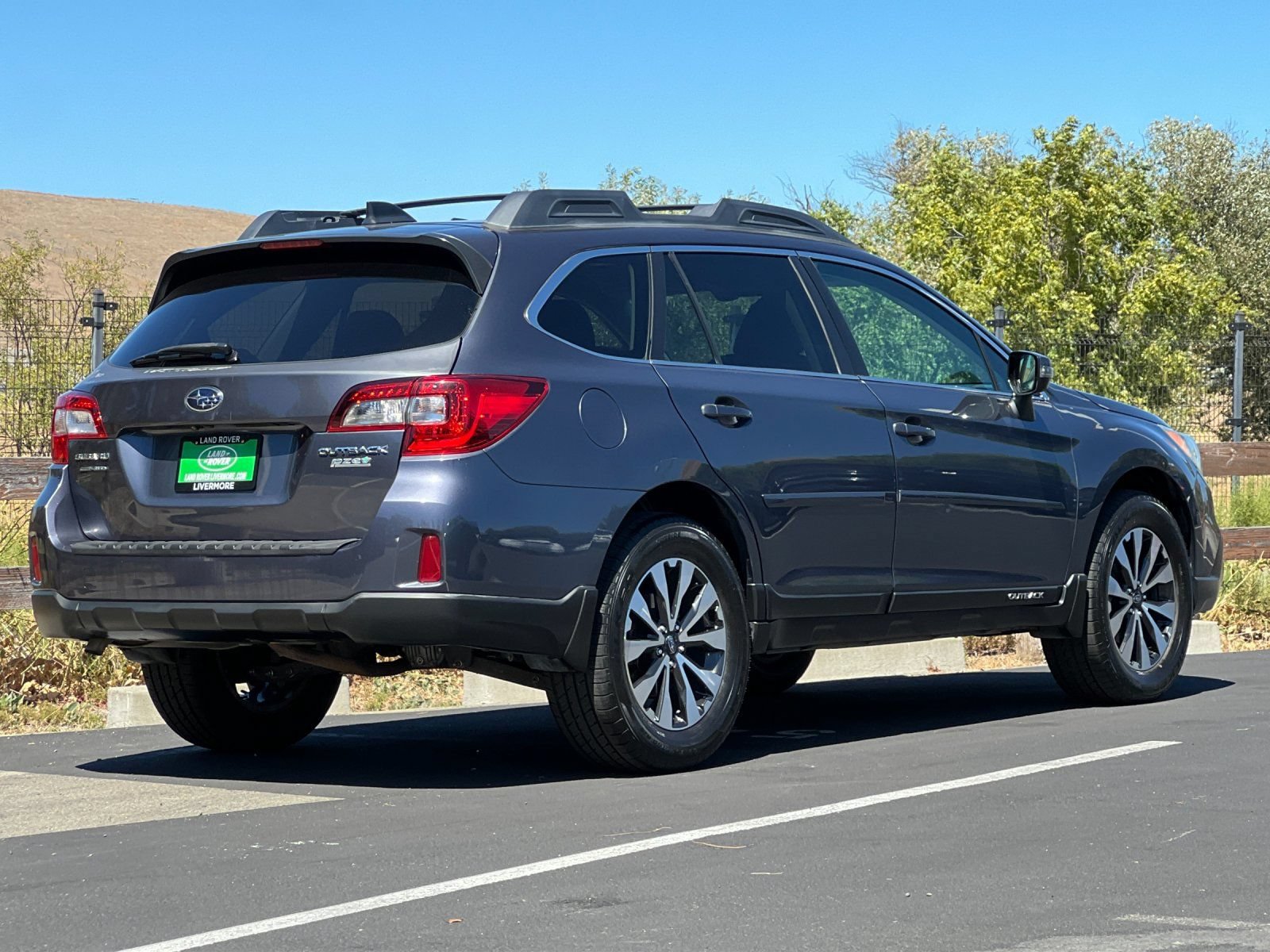 Used 2016 Subaru Outback 2.5i Limited AWD/4WD image 6