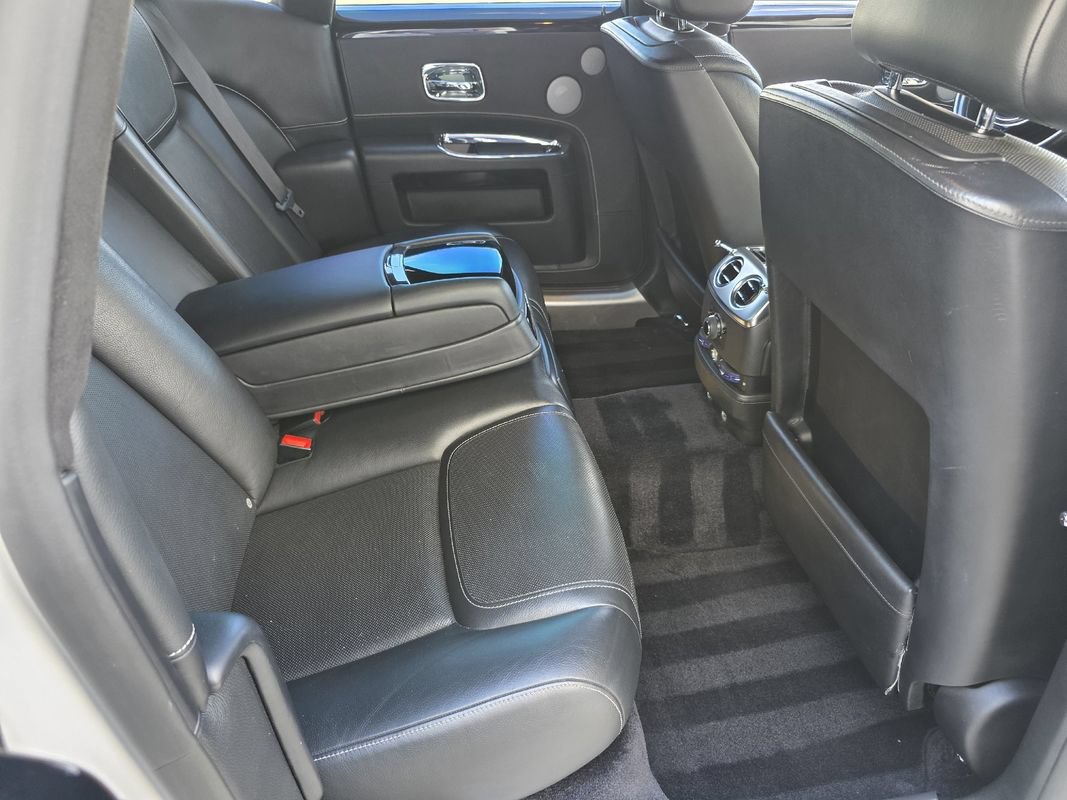 Used 2016 Rolls-Royce Ghost RWD image 33
