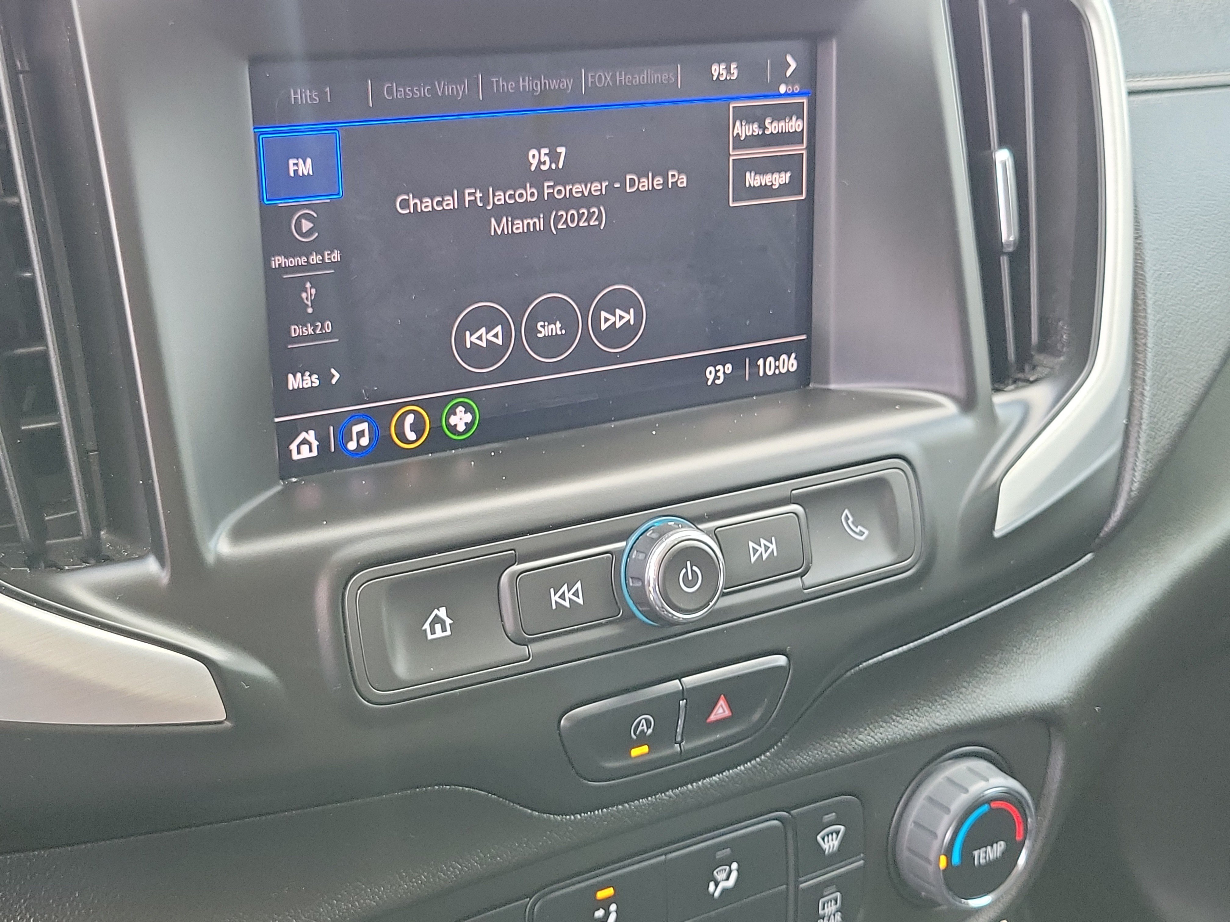 Used 2023 GMC Terrain SLE w/ Elevation Edition FWD image 23