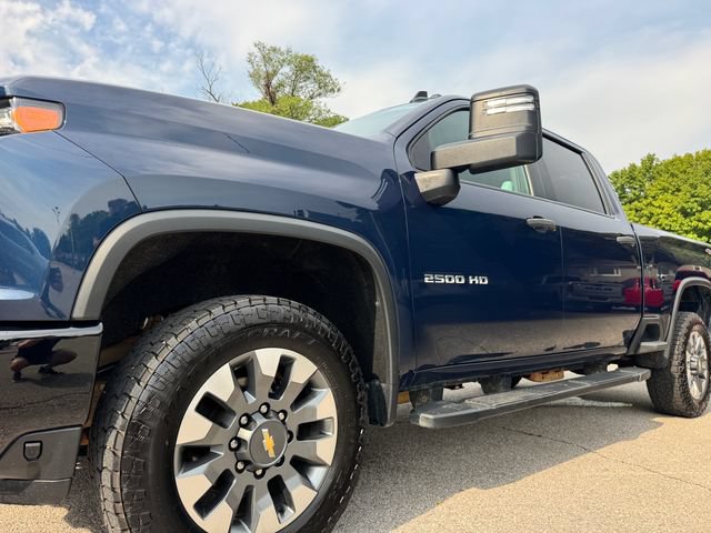 Used 2022 Chevrolet Silverado 2500 Custom w/ Custom Convenience Package AWD/4WD image 4