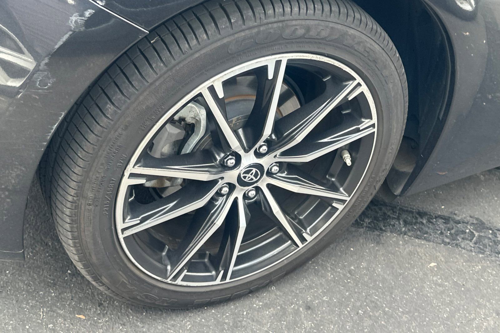 Used 2018 Toyota 86 RWD image 4