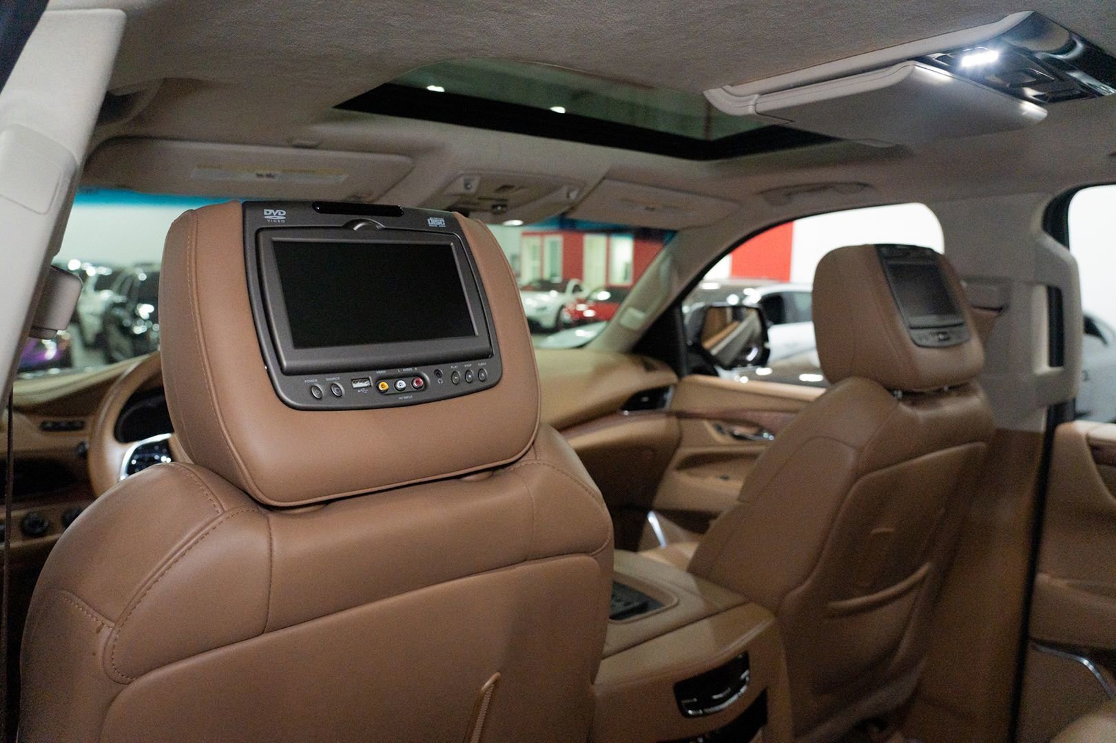 Used 2016 Cadillac Escalade ESV Platinum AWD/4WD image 31