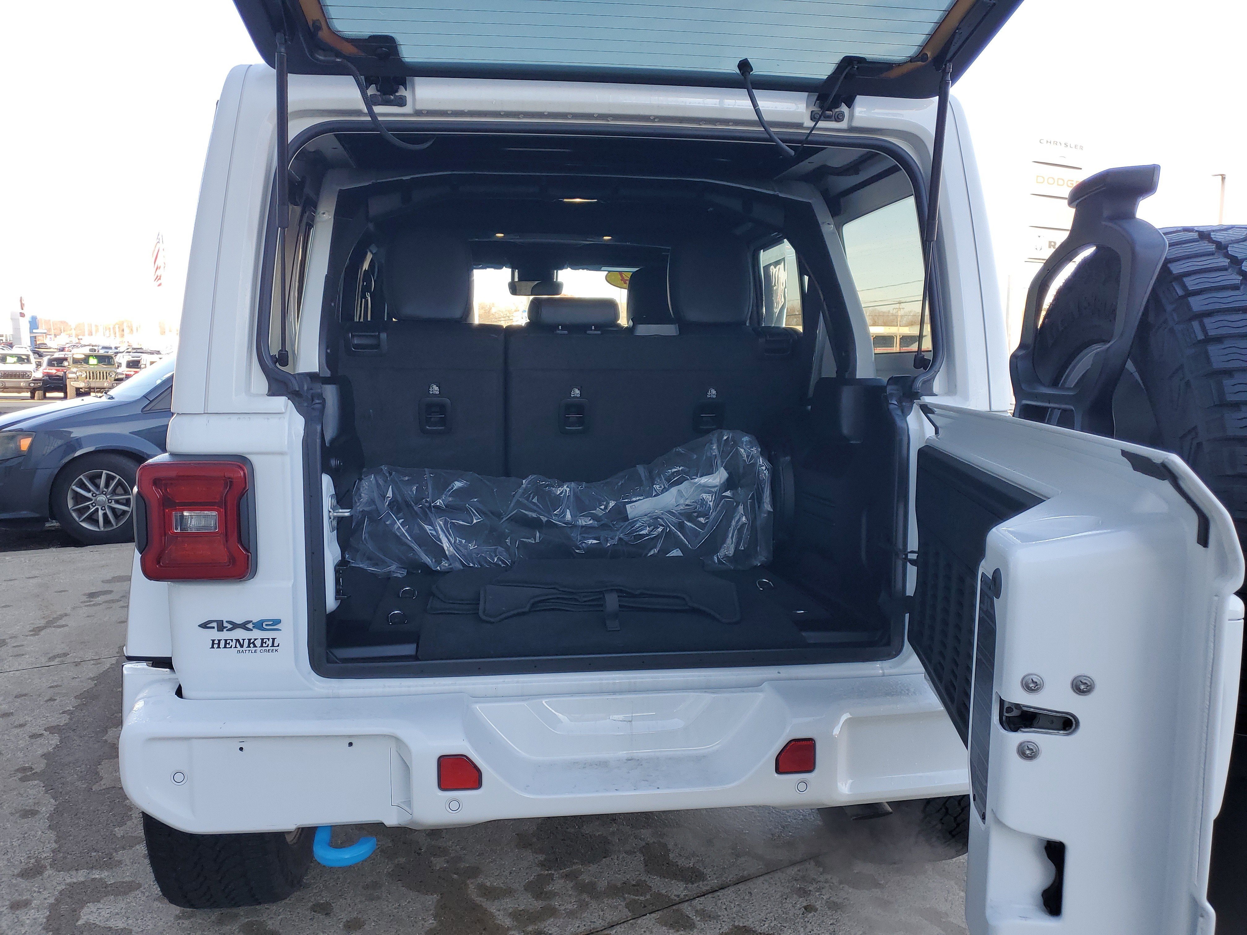 Used 2024 Jeep Wrangler High Altitude image 23