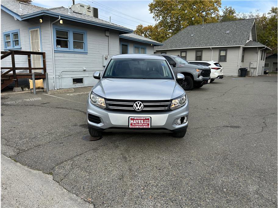 Used 2013 Volkswagen Tiguan S image 2