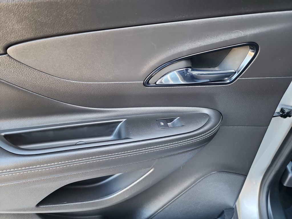 Used 2022 Buick Encore Preferred w/ Safety Package image 35