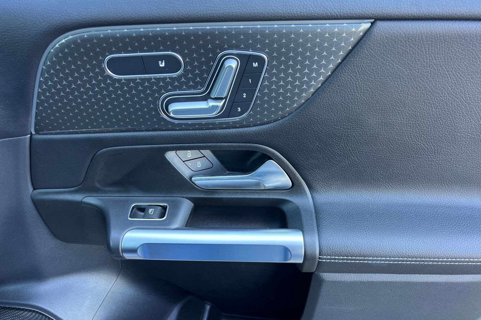Certified 2024 Mercedes-Benz GLB 250 4MATIC image 20