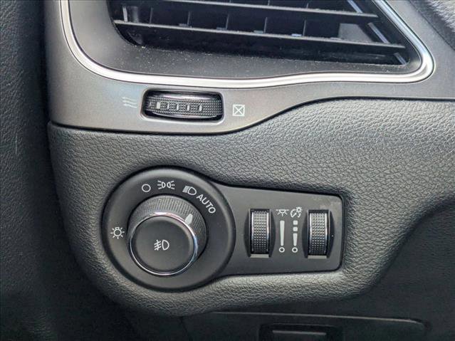 Used 2019 Jeep Cherokee Latitude Plus image 15