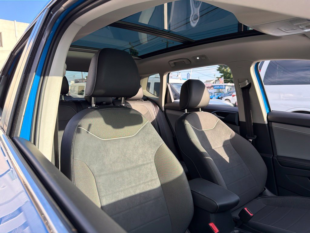 Used 2024 Volkswagen Taos SE FWD image 17