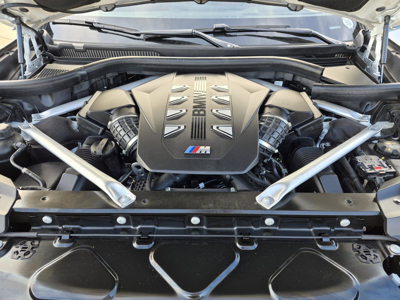 Certified 2025 BMW X7 M60i w/ Climate Comfort Package image 12