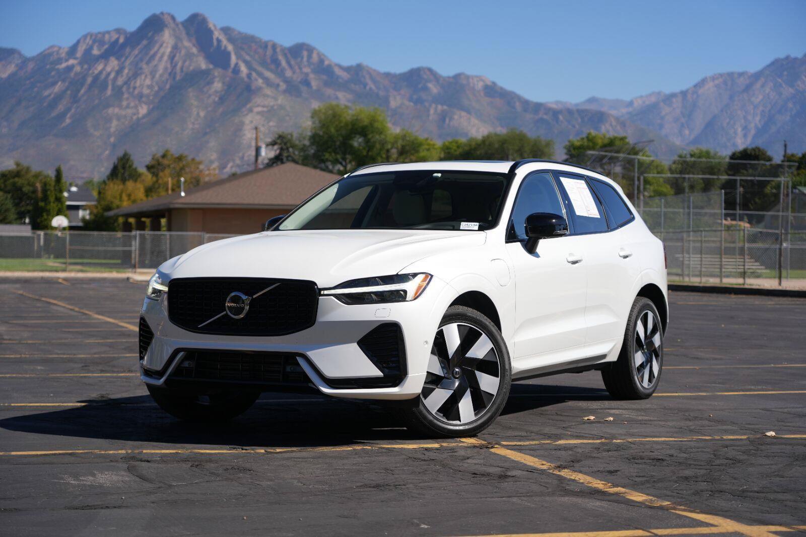 Used 2025 Volvo XC60 T8 Plus w/ Protection Package Premier