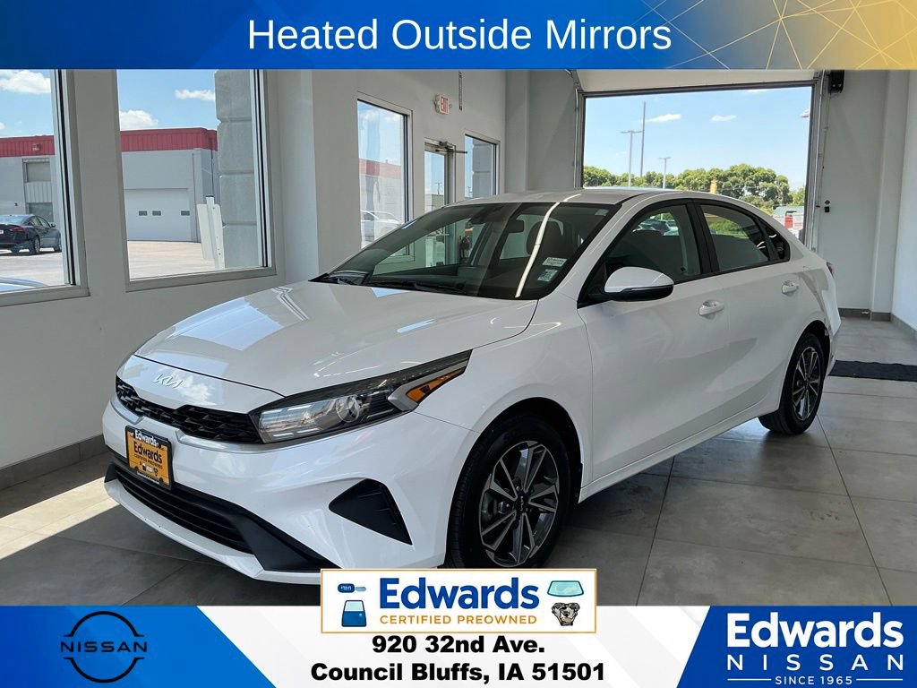 Used 2023 Kia Forte LXS w/ LXS Technology Package FWD image 5