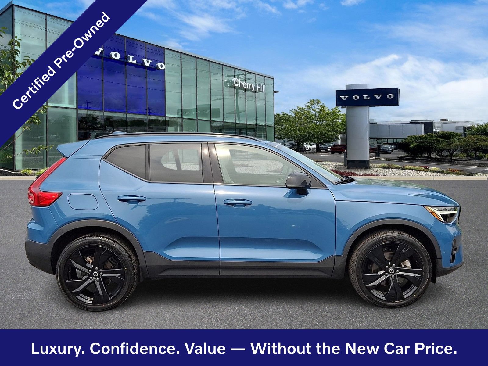 Certified 2023 Volvo XC40 B5 Ultimate w/ Protection Package Premier AWD/4WD image 7
