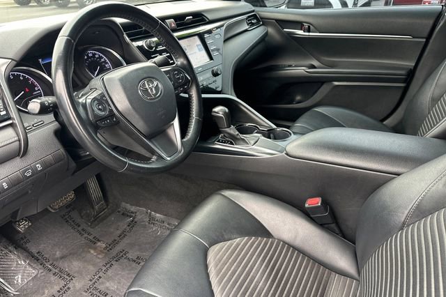 Used 2020 Toyota Camry SE FWD image 11