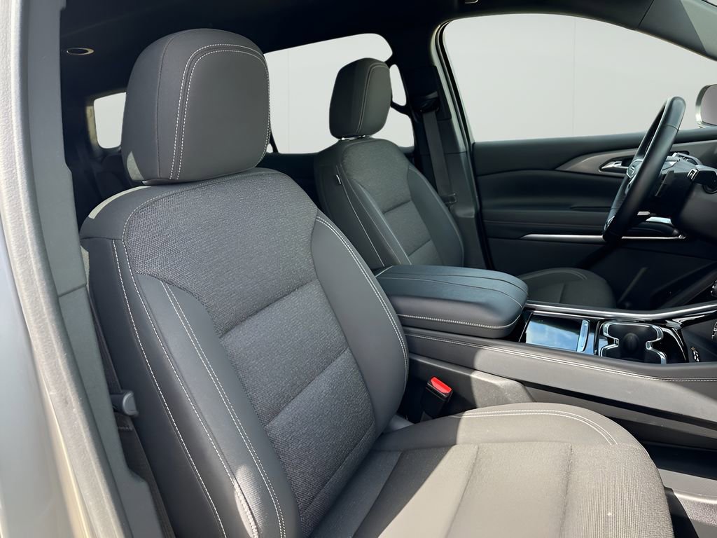 Used 2024 Chevrolet Traverse LT image 15