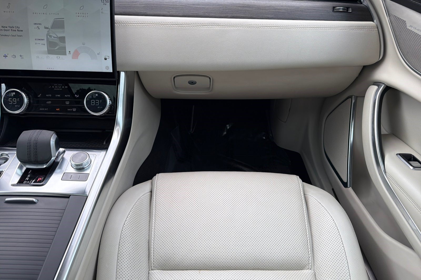 Used 2021 Jaguar XF S RWD image 33
