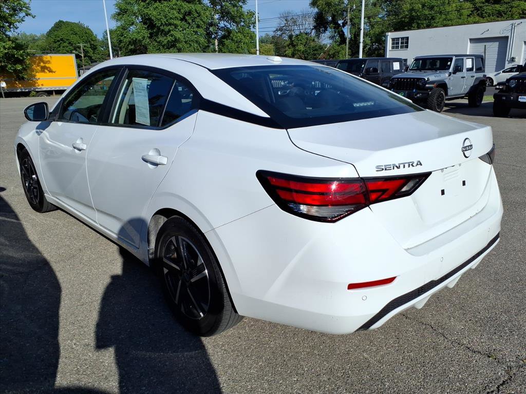 Used 2025 Nissan Sentra SV FWD image 4