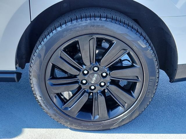 Used 2024 Lincoln Navigator L Reserve w/ Monochromatic Package image 11