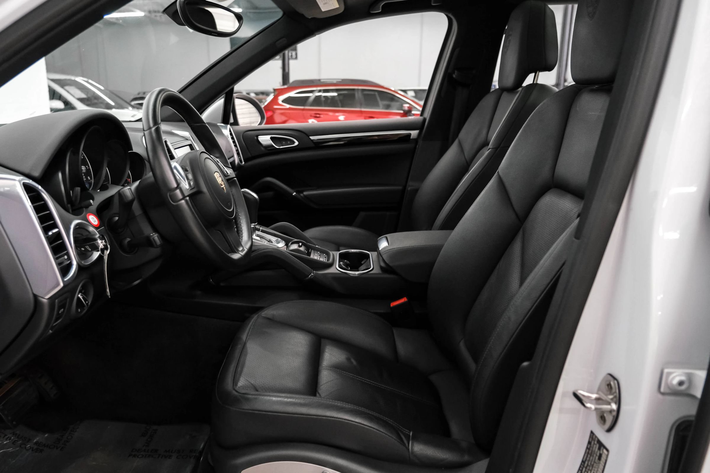 Used 2014 Porsche Cayenne Platinum Edition AWD/4WD image 3